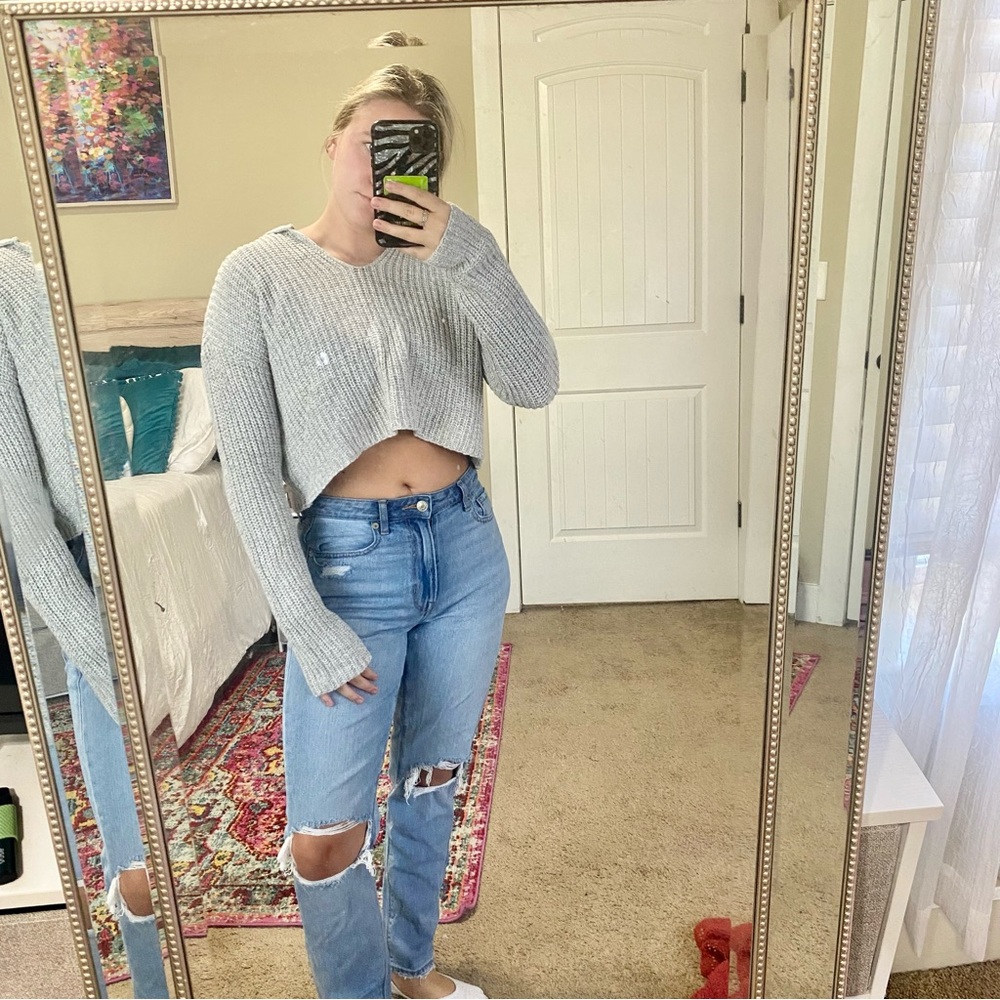 gray cropped hoodie